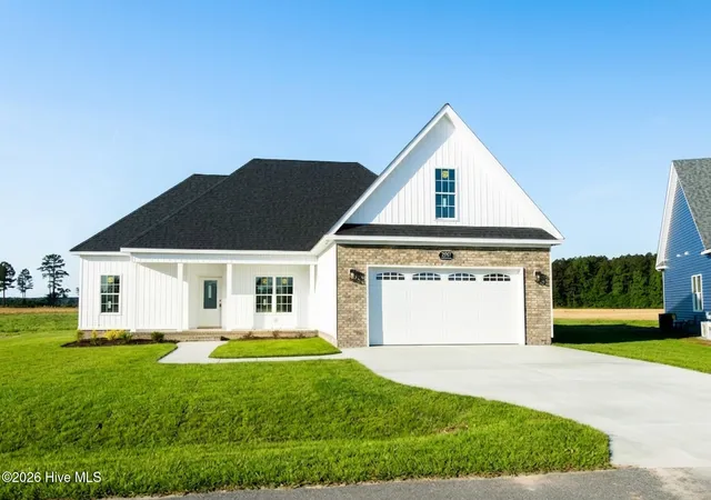 Homes for sale in Farmville, NC | 2757 Whitaker Glen Dr, Farmville, NC 27828 | MLS# 100570142