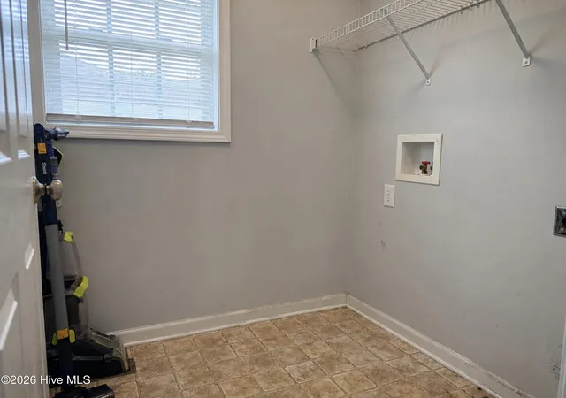 Photo 10 of Single family home for sale at 225 Woodgreen Ln, Aberdeen, NC 28315 | MLS# 100584119 | Listing updated on 2026-08-18
