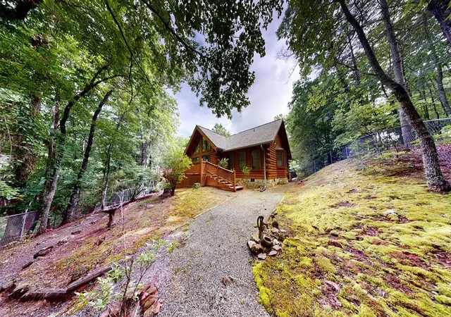 Photo 2 of Single family home for sale at 118 Laurel Ridge Ln, Murphy, NC 28906 | MLS# 98544629 | Listing updated on 2026-08-18