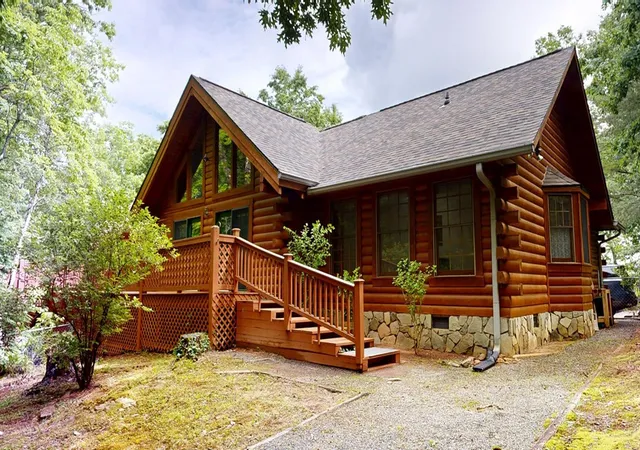 Photo 3 of Single family home for sale at 118 Laurel Ridge Ln, Murphy, NC 28906 | MLS# 98544629 | Listing updated on 2026-08-18