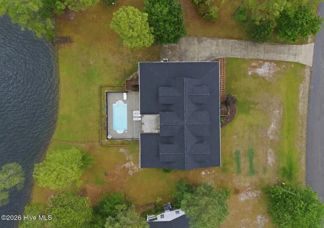 Photo 3 of Single family home for sale at 354 W S Shore Dr, Southport, NC 28461 | MLS# 100572672 | Listing updated on 2026-09-02
