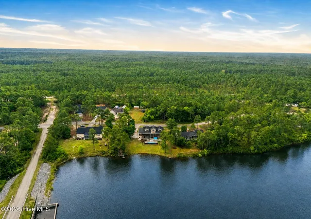 Photo 4 of Single family home for sale at 354 W S Shore Dr, Southport, NC 28461 | MLS# 100572672 | Listing updated on 2026-09-02
