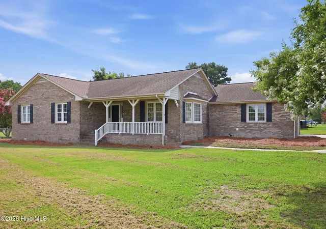 Photo 2 of Single family home for sale at 3809 Robin Rd, Ayden, NC 28513 | MLS# 100596024 | Listing updated on 2026-09-01