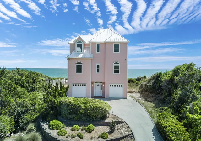 Photo 3 of Single family home for sale at 7321 Ocean Dr, Emerald Isle, NC 28594 | MLS# 100586884 | Listing updated on 2026-09-19