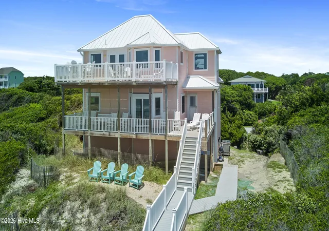 Photo 4 of Single family home for sale at 7321 Ocean Dr, Emerald Isle, NC 28594 | MLS# 100586884 | Listing updated on 2026-09-19