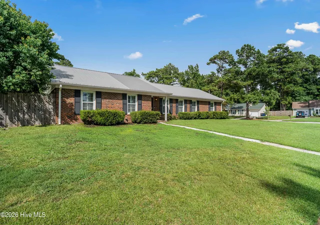 Photo 1 of Single family home for sale at 120 Silver Leaf Dr, Jacksonville, NC 28546 | MLS# 100592467 | Listing updated on 2026-09-22