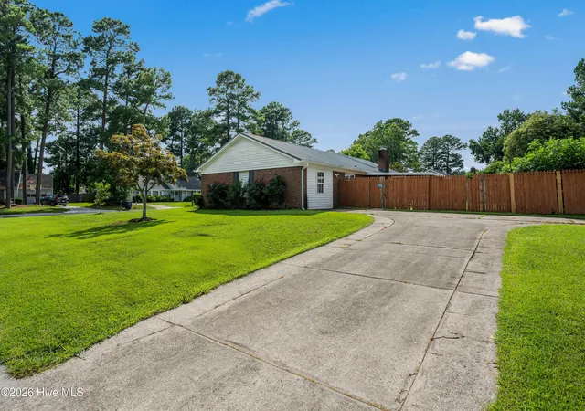 Photo 3 of Single family home for sale at 120 Silver Leaf Dr, Jacksonville, NC 28546 | MLS# 100592467 | Listing updated on 2026-09-22