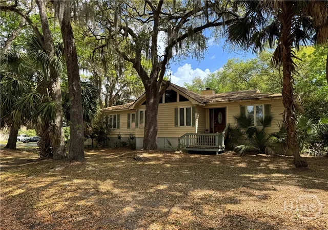 1st image of 2 Moss Pointe Ct, Savannah, GA 31410 | MLS# SA352902