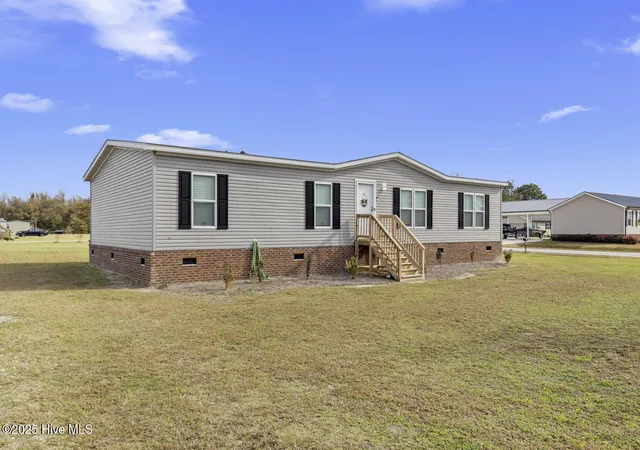 Photo 4 of Manufactured home for sale at 292 Sand Ridge Rd, Beulaville, NC 28518 | MLS# 100543196 | Listing updated on 2026-09-23