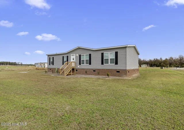 Photo 3 of Manufactured home for sale at 292 Sand Ridge Rd, Beulaville, NC 28518 | MLS# 100543196 | Listing updated on 2026-09-23