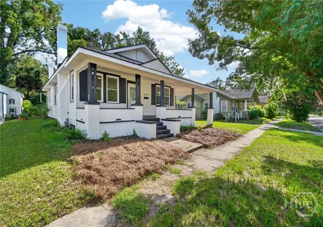 Photo 2 of Single family home for sale at 1322 E 37th Street, Savannah, GA 31404 | MLS# SA357333 | Listing updated on 2026-09-12