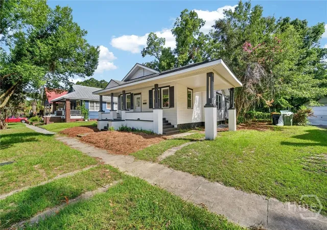 Photo 2 of Single family home for sale at 1322 E 37th Street, Savannah, GA 31404 | MLS# SA357333 | Listing updated on 2026-09-12