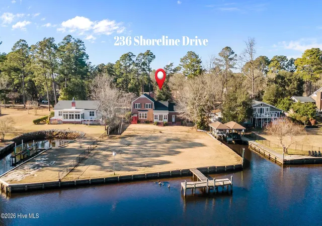Photo 3 of Single family home for sale at 236 Shoreline Dr, New Bern, NC 28562 | MLS# 100550536 | Listing updated on 2026-10-01