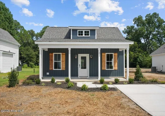 Photo 1 of Single family home for sale at 304 S Sycamore St, Fremont, NC 27830 | MLS# 100597008 | Listing updated on 2026-08-18