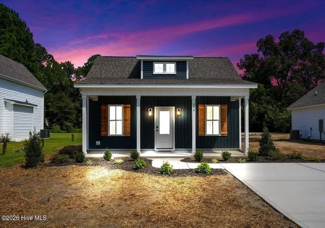 Photo 3 of Single family home for sale at 304 S Sycamore St, Fremont, NC 27830 | MLS# 100597008 | Listing updated on 2026-08-18