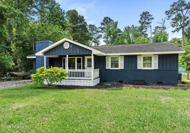 Photo 3 of Single family home for sale at 116 Laurel Dr, Wilmington, NC 28401 | MLS# 100582141 | Listing updated on 2026-09-04