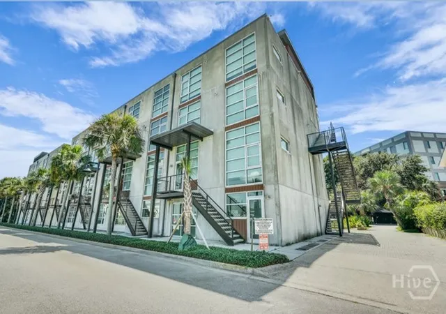 Photo 1 of Condo for sale at 555 Berrien St #C, Savannah, GA 31401 | MLS# SA358529 | Listing updated on 2026-08-19