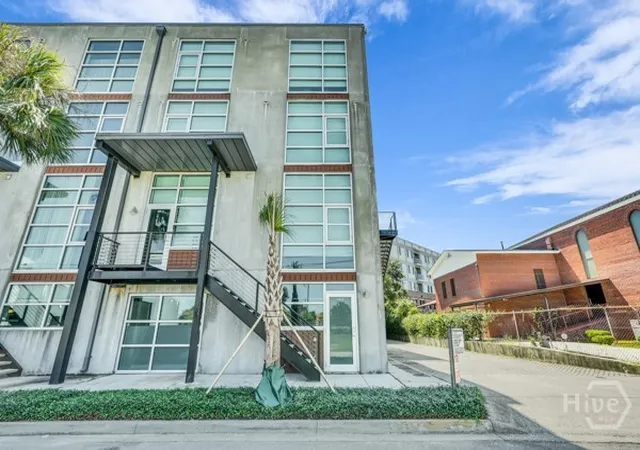 Photo 3 of Condo for sale at 555 Berrien St #C, Savannah, GA 31401 | MLS# SA358529 | Listing updated on 2026-08-19