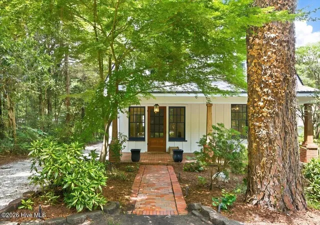 Homes for sale in Southern Pines, NC | 260 N Ridge St, Southern Pines, NC 28387 | MLS# 100578609