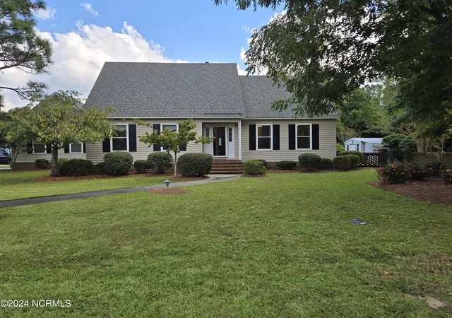 Photo 1 of Single family home for sale at 306 Pecan Ln, Laurinburg, NC 28352 | MLS# 100571635 | Listing updated on 2026-08-18