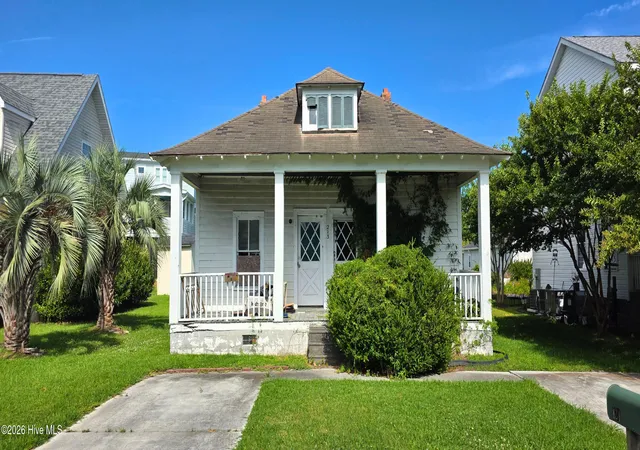1st image of 213 Elm St, Beaufort, NC 28516 | MLS# 100583691