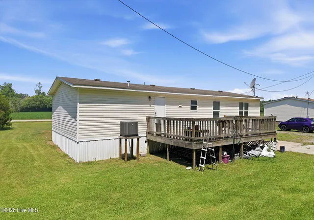 Photo 3 of Manufactured home for sale at 7015 Saint James Church Rd, Stantonsburg, NC 27883 | MLS# 100581638 | Listing updated on 2026-08-24