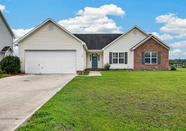 Photo 3 of Single family home for sale at 108 Farmington Dr, Richlands, NC 28574 | MLS# 100592312 | Listing updated on 2026-09-07