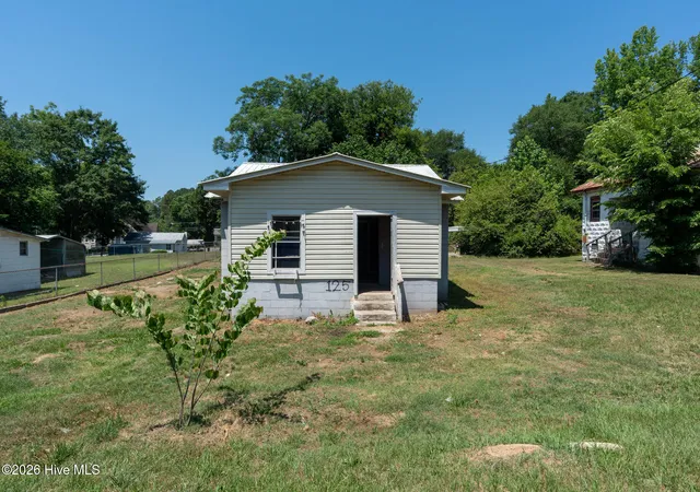 Homes for sale in Rockingham, NC | 125 Garrett St, Rockingham, NC 28379 | MLS# 100575779