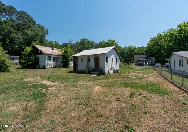 Photo 4 of Single family home for sale at 125 Garrett St, Rockingham, NC 28379 | MLS# 100575779 | Listing updated on 2026-08-18