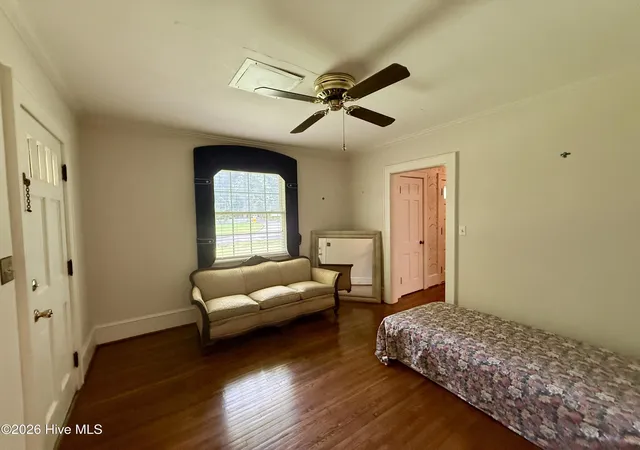 Photo 3 of Single family home for sale at 208 Crescent Dr, Windsor, NC 27983 | MLS# 100599986 | Listing updated on 2026-09-17