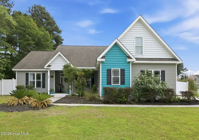 Photo 1 of Single family home for sale at 301 Big Pine Ct, Hubert, NC 28539 | MLS# 100582555 | Listing updated on 2026-09-11