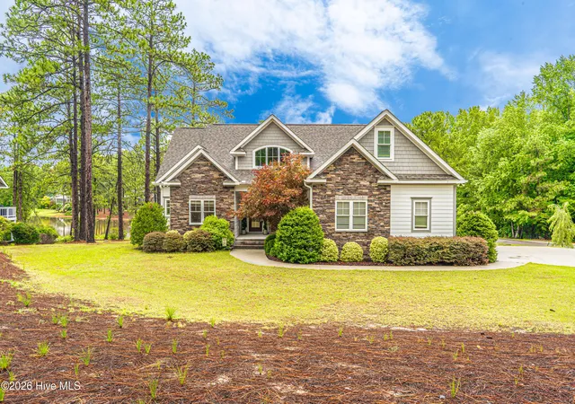 Photo 1 of Single family home for sale at 140 Edgewater Pl, Pinehurst, NC 28374 | MLS# 100591671 | Listing updated on 2026-08-18