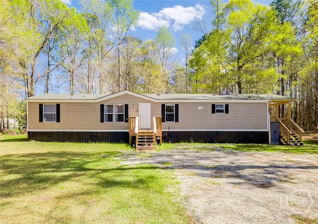 2nd image of 230 Pine Needle Dr, Ellabell, GA 31308 | MLS# SA350903