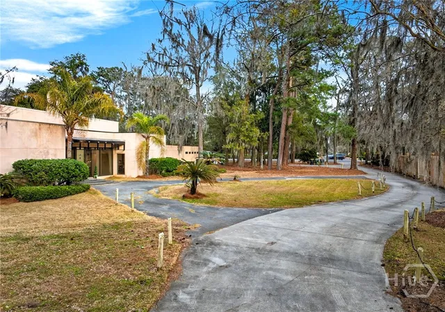 3rd image of 102 Stuart St, Savannah, GA 31405 | MLS# SA349049