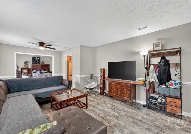 Homes for sale in Savannah, GA | 7313 Tropical Wy, Savannah, GA 31410 | MLS# SA352466