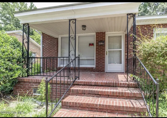 Photo 3 of Single family home for sale at 1209 Sycamore Rd, Kinston, NC 28501 | MLS# 100591622 | Listing updated on 2026-08-18