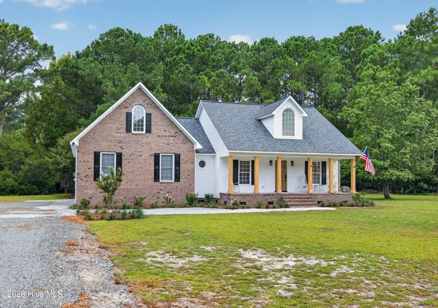 Photo 2 of Single family home for sale at 21 Oyster Point Ln, Hampstead, NC 28443 | MLS# 100599771 | Listing updated on 2026-09-11