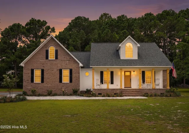 Photo 3 of Single family home for sale at 21 Oyster Point Ln, Hampstead, NC 28443 | MLS# 100599771 | Listing updated on 2026-09-11