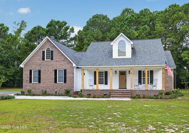 Photo 4 of Single family home for sale at 21 Oyster Point Ln, Hampstead, NC 28443 | MLS# 100599771 | Listing updated on 2026-09-11