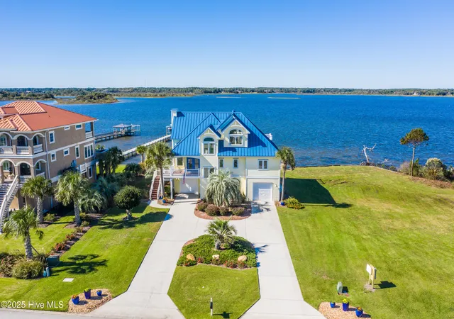 Homes for sale in North Topsail Beach, NC | 31 Osprey Dr, North Topsail Beach, NC 28460 | MLS# 100537166