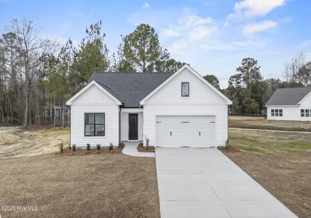 Photo 3 of Single family home for sale at 309 Riva Ridge, Burgaw, NC 28425 | MLS# 100594794 | Listing updated on 2026-09-18