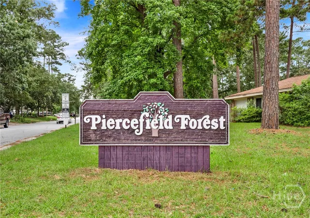 Homes for sale in Richmond Hill, GA | 41 Whippoorwill Ln E, Richmond Hill, GA 31324 | MLS# SA358533