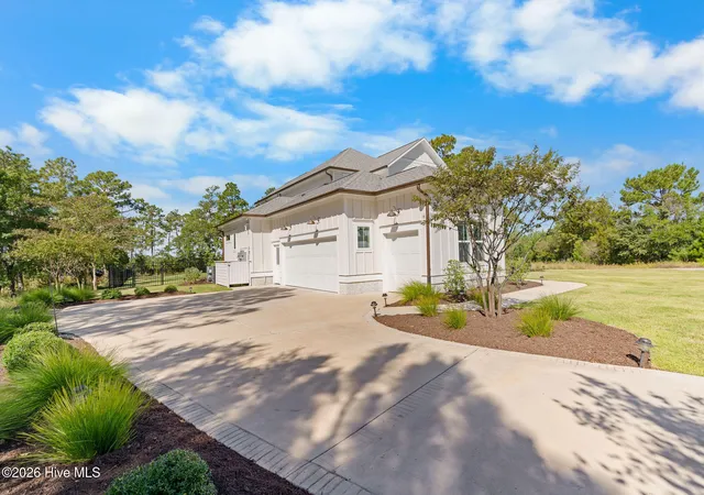 Photo 4 of Single family home for sale at 303 Botany Bay Pl, Wilmington, NC 28412 | MLS# 100592764 | Listing updated on 2026-08-18