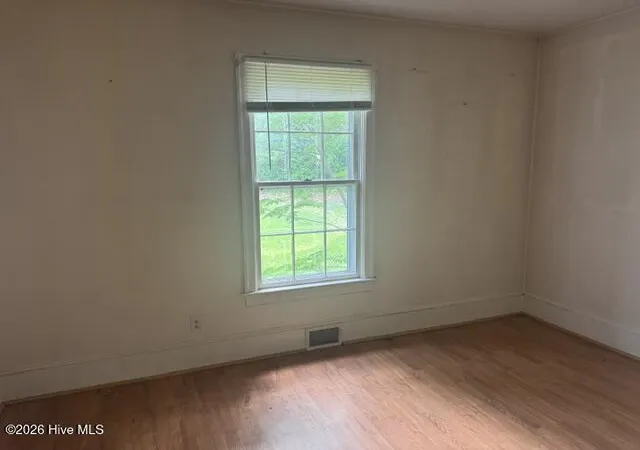 Photo 3 of Single family home for sale at 102 Pembroke Ave S, Ahoskie, NC 27910 | MLS# 100588052 | Listing updated on 2026-08-31