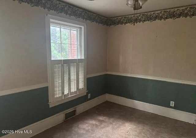 Photo 3 of Single family home for sale at 102 Pembroke Ave S, Ahoskie, NC 27910 | MLS# 100588052 | Listing updated on 2026-08-31