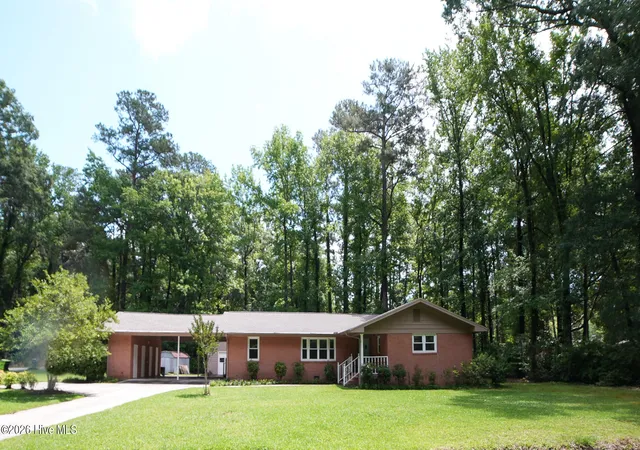 Homes for sale in Whiteville, NC | 705 N Edgewood Cir, Whiteville, NC 28472 | MLS# 100576974