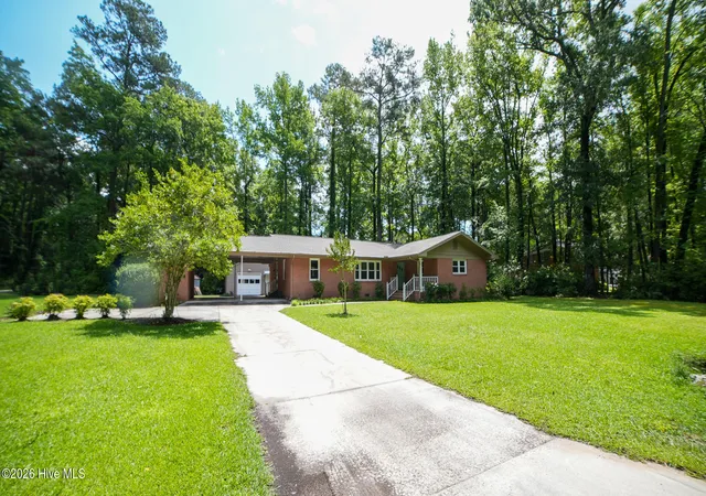 Homes for sale in Whiteville, NC | 705 N Edgewood Cir, Whiteville, NC 28472 | MLS# 100576974