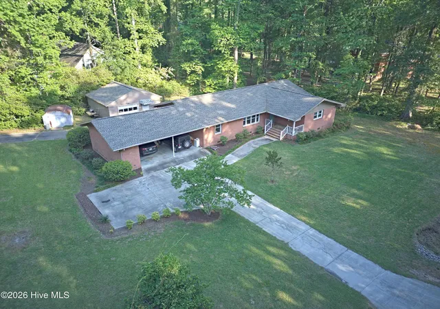 Homes for sale in Whiteville, NC | 705 N Edgewood Cir, Whiteville, NC 28472 | MLS# 100576974