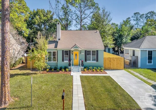 Photo 1 of Single family home for sale at 112 Oleander Ave, Savannah, GA 31404 | MLS# SA358969 | Listing updated on 2026-09-02