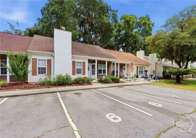Photo 2 of Townhouse for sale at 6 Chaintree Dr, Savannah, GA 31419 | MLS# SA360196 | Listing updated on 2026-10-09
